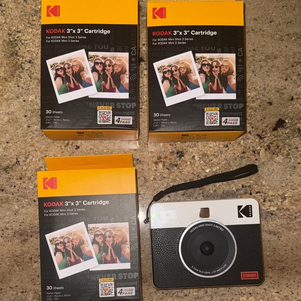 Kodak Black and White Instant Camera with Yellow Cartridge Packs